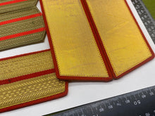Charger l&#39;image dans la galerie, Russian Army Soviet Shoulder Board Epaulette &amp; Badge Set on Display Card
