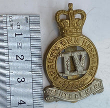 Load image into Gallery viewer, A nice post 1953 British Army 9th QUEEN&#39;S HUSSARS - bi-metal cap badge - B36 - The Militaria Shop
