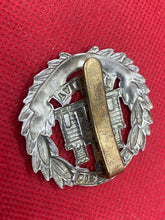 Load image into Gallery viewer, Original British Army NORTHAMPTONSHIRE REGIMENT Cap Badge
