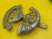 Load image into Gallery viewer, WW1 / WW2 British Army SOMERSET LIGHT INFANTRY White Metal Cap Badge.
