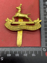 Charger l&#39;image dans la galerie, WW1 / WW2 Canadian Army - Royal Canadian Dragoons Brass Cap Badge.
