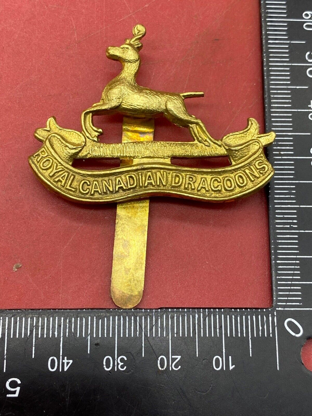 WW1 / WW2 Canadian Army - Royal Canadian Dragoons Brass Cap Badge.