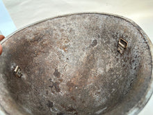 Load image into Gallery viewer, Mk3 Canadian / British Army Original WW2 Turtle Helmet High Rivet
