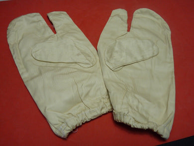 Original WW2 British Army Gunners Winter White Gloves - 1943 