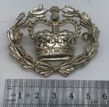 Load image into Gallery viewer, A nice British Army Quartermaster Sergeants sleeve badge with rear lugs - B10
