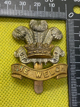 Load image into Gallery viewer, British Army - The Welch Regiment Cap Badge
