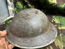 Lade das Bild in den Galerie-Viewer, British Army Mk2 Brodie Helmet - Original WW2 - South African Manufactured
