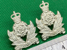 Lade das Bild in den Galerie-Viewer, Original British Army - Queen&#39;s Crown Intelligence Corps Officer&#39;s Collar Badges
