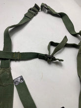 Charger l&#39;image dans la galerie, Original WW2 British Army 44 Pattern Shoulder Cross Straps Set - 1945 Dated
