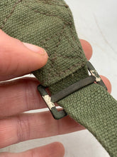 Charger l&#39;image dans la galerie, Original WW2 British Army 44 Pattern Shoulder Strap
