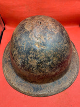 Load image into Gallery viewer, Original WW1 / WW2 British Army Mk1* Army Combat Helmet - Div Sign
