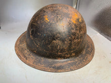 Charger l&#39;image dans la galerie, WW1 / WW2 British Army Mk1* - Original Army Combat Helmet
