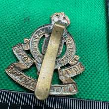 Lade das Bild in den Galerie-Viewer, Original WW2 British Army Royal Army Ordnance Corps Cap Badge
