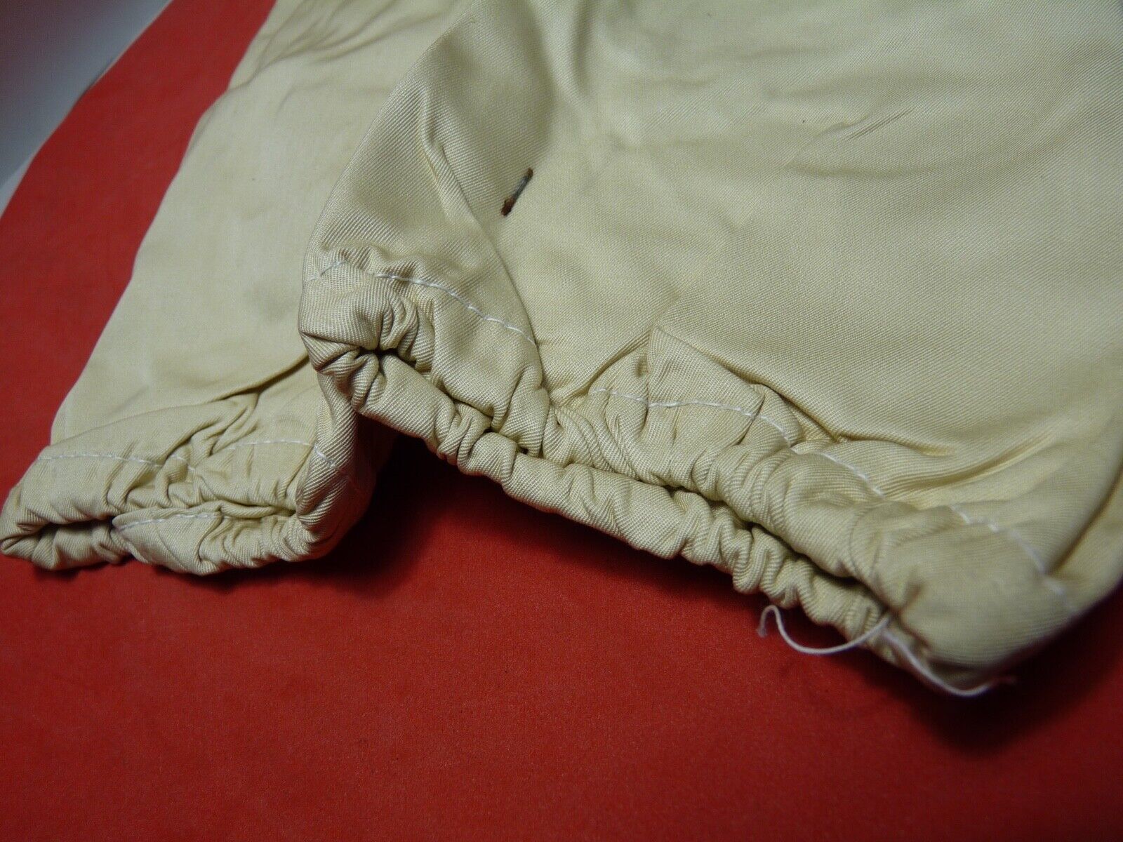 Original WW2 British Army Gunners Winter White Gloves - 1943 - The Militaria Shop