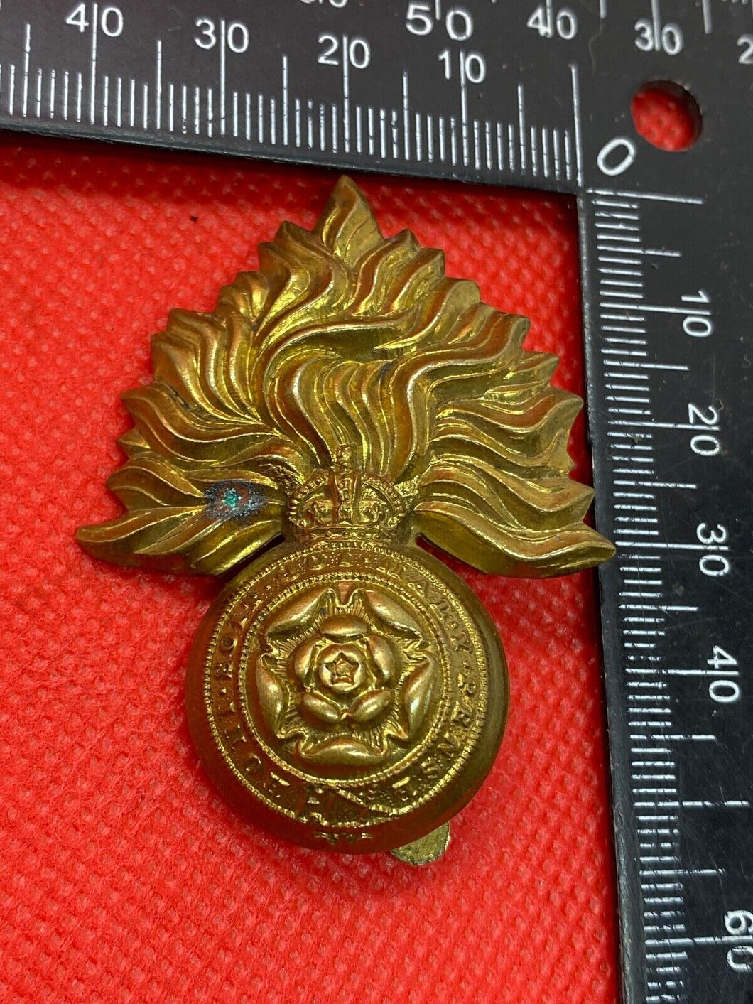 WW1 / WW2 Original Royal Fusiliers City of London British Army Cap Badge