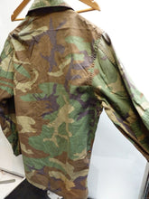 Lade das Bild in den Galerie-Viewer, Genuine US Airforce Camouflaged BDU Battledress Uniform - 37 to 41 Inch Chest
