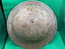 Lade das Bild in den Galerie-Viewer, Genuine WW2 British / South African Army Brodie Helmet
