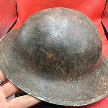 Lade das Bild in den Galerie-Viewer, British Army Mk2 Brodie Helmet - Original WW2 - South African Manufactured
