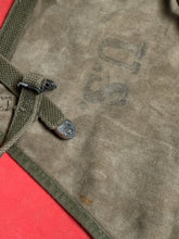 Lade das Bild in den Galerie-Viewer, Original WW2 US Army M1928 Haversack Pack Tail - 1944 Dated
