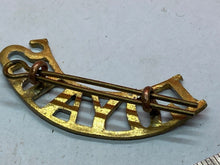 Lade das Bild in den Galerie-Viewer, Original British Army WW1 LOYALS REGIMENT Shoulder Title
