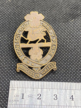 Load image into Gallery viewer, Original British Army PRINCESS OF WALE&#39;S REGIMENT Cap Badge
