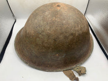 Lade das Bild in den Galerie-Viewer, Original WW2 Canadian / British Army Mk3 Turtle Helmet - Complete
