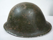 Lade das Bild in den Galerie-Viewer, Original Mk3 Schildkrötenhelm der kanadischen/britischen Armee aus dem 2. Weltkrieg mit hohen Nieten 
