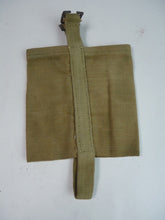 Charger l&#39;image dans la galerie, Original WW2 British Army Soldiers Water Bottle Carrier Harness - Dated 1945
