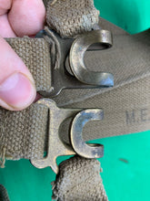 Charger l&#39;image dans la galerie, Original WW2 British Army 37 Pattern L Straps -  M.E.Co - 1943 Dated
