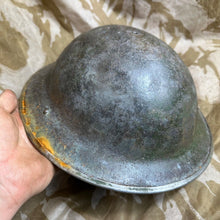 Lade das Bild in den Galerie-Viewer, British Army Mk2 Brodie Helmet - WW2 Combat Helmet - Nice Original
