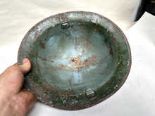 Load image into Gallery viewer, Original WW1 / WW2 British Army Mk1* Army Combat Helmet
