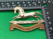 Lade das Bild in den Galerie-Viewer, WW1 British Army 3rd Kings Own Hussars Cap Badge
