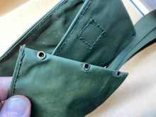 Charger l&#39;image dans la galerie, British Army Vietnam War Utility Pouch / Sleeve with Strap. WD Marked and Dated.
