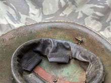 Charger l&#39;image dans la galerie, Original WW2 Canadian / British Army Mk3 High Rivet Turtle Helmet &amp; Liner
