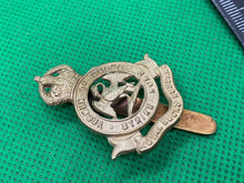 Charger l&#39;image dans la galerie, WW1 British Army Royal Bucks Hussars Regiment Cap Badge
