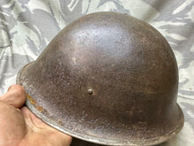 Charger l&#39;image dans la galerie, Original WW2 Canadian / British Army Mk3 High Rivet Turtle Helmet
