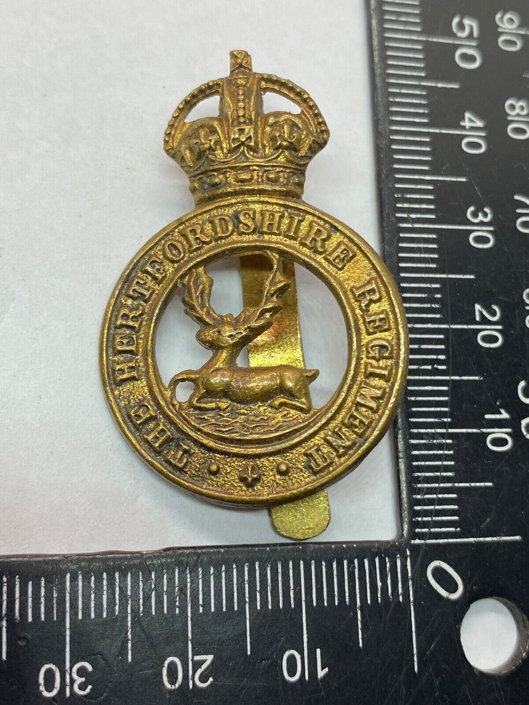 Original WW1 / WW2 British Army - The Hertfordshire Regiment Cap Badge