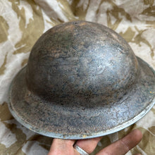 Lade das Bild in den Galerie-Viewer, Britischer Armee-Mk2-Brodie-Helm – Original aus dem 2. Weltkrieg – südafrikanische Herstellung 
