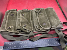 Charger l&#39;image dans la galerie, Original French Army Green 3 Pocket Grenade Carrier Webbing Pouch - The Militaria Shop
