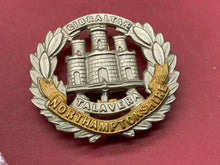 Load image into Gallery viewer, WW1 / WW2 British Army Northamptonshire Regiment Cap Badge.
