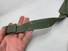 Charger l&#39;image dans la galerie, Original WW2 British Army 44 Pattern Shoulder Strap - 1945 Dated
