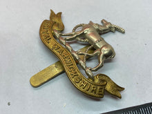 Load image into Gallery viewer, Original WW1 / WW2 British Army - Royal Warwickshire Regiment Cap Badge
