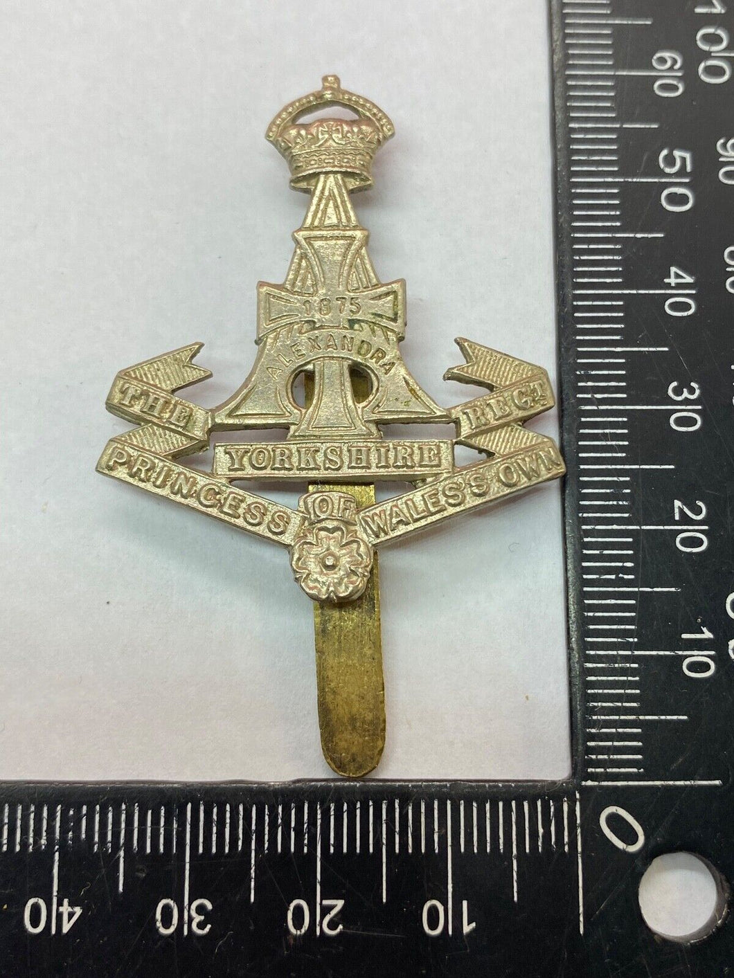 WW1 / WW2 British Army Princess of Wale's Own Yorkshire Regiment Cap Badge