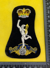 Load image into Gallery viewer, British Army Royal Army Signal Corps Embroidered Blazer Badge
