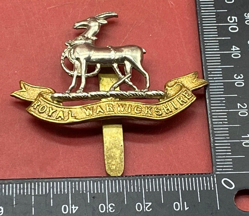 British Army WW1 / WW2 Royal Warwickshire Regiment Cap Badge with Rear Slider.