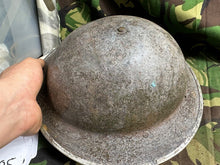 Lade das Bild in den Galerie-Viewer, British Army Mk2 Brodie Helmet - Original WW2 - South African Manufactured
