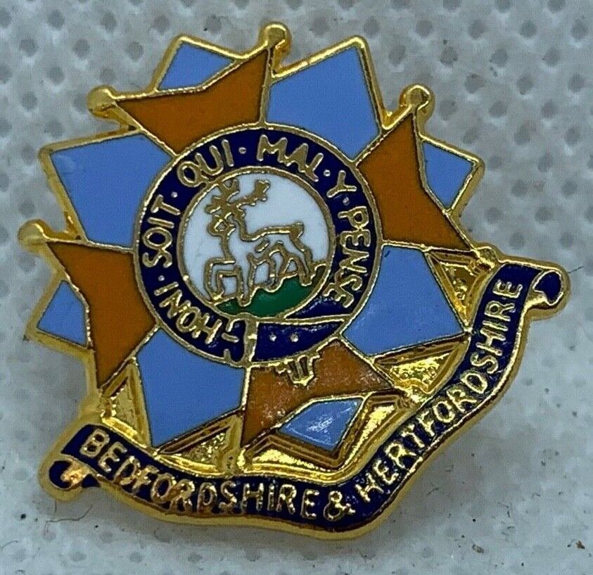 Bedfordshire & Hertford - NEW British Army Military Cap/Tie/Lapel Pin Badge #128