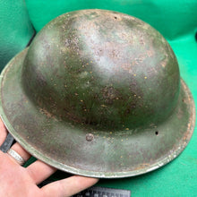 Lade das Bild in den Galerie-Viewer, Britischer Armee-Mk2-Brodie-Helm – Original aus dem 2. Weltkrieg – südafrikanische Herstellung 
