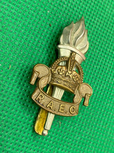 Load image into Gallery viewer, Original WW1 / WW2 British Army - Royal Army Education Corps Cap Badge
