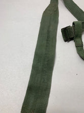 Charger l&#39;image dans la galerie, Original WW2 British Army 44 Pattern Shoulder Cross Straps Set - 1945 Dated
